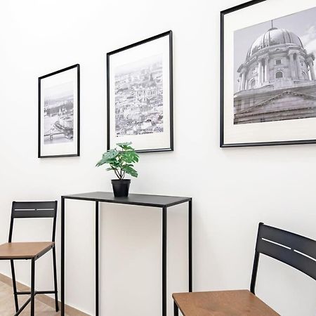 Central - New - Comfy Ac Studio Budapest Bagian luar foto