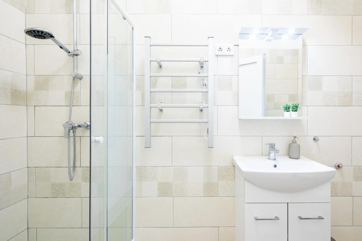 Central - New - Comfy Ac Studio Budapest Bagian luar foto