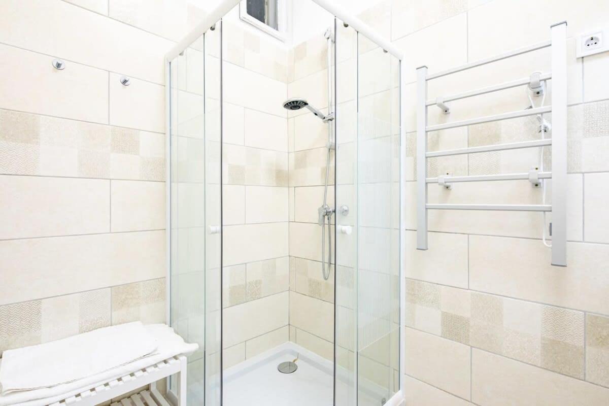 Central - New - Comfy Ac Studio Budapest Bagian luar foto