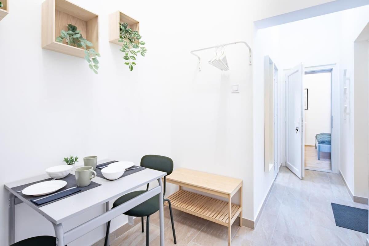 Central - New - Comfy Ac Studio Budapest Bagian luar foto
