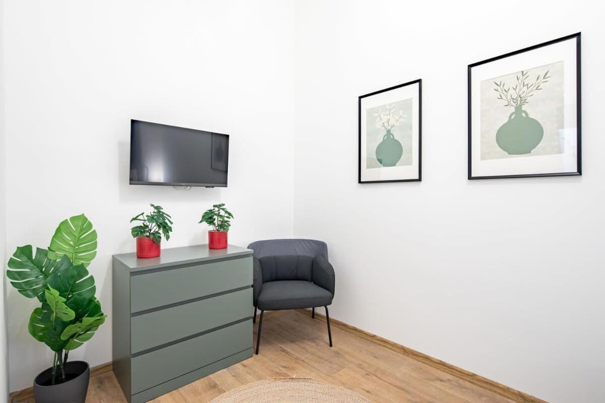 Central - New - Comfy Ac Studio Budapest Bagian luar foto