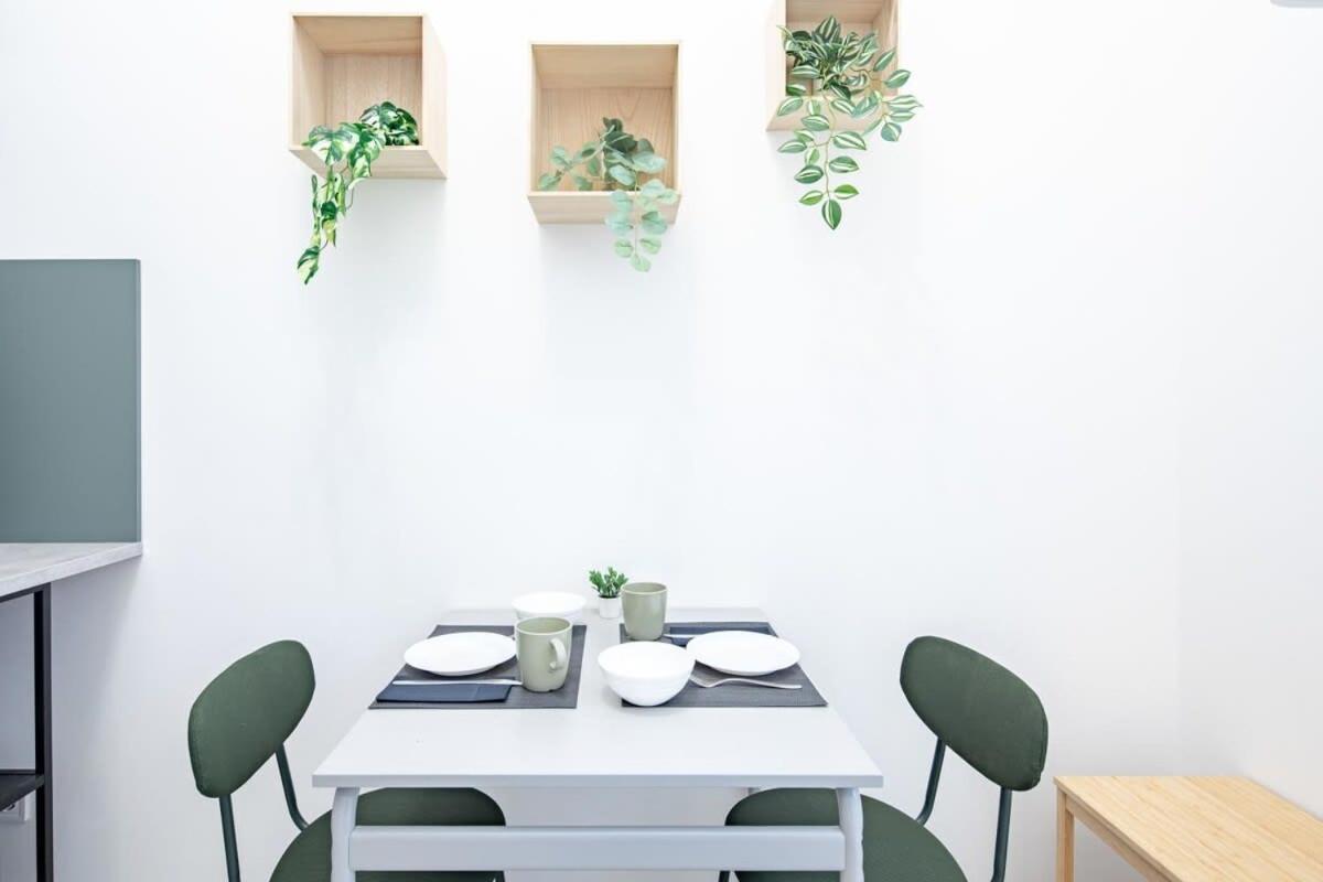 Central - New - Comfy Ac Studio Budapest Bagian luar foto
