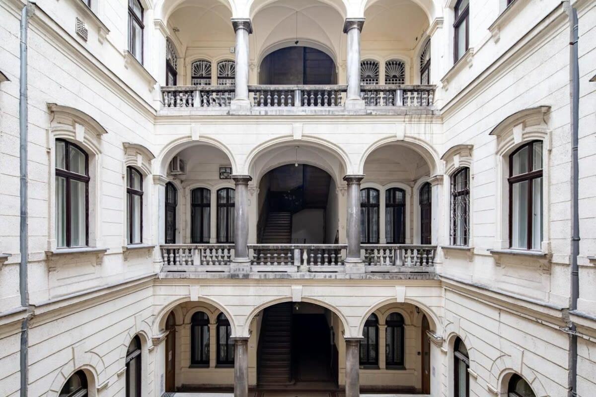 Central - New - Comfy Ac Studio Budapest Bagian luar foto